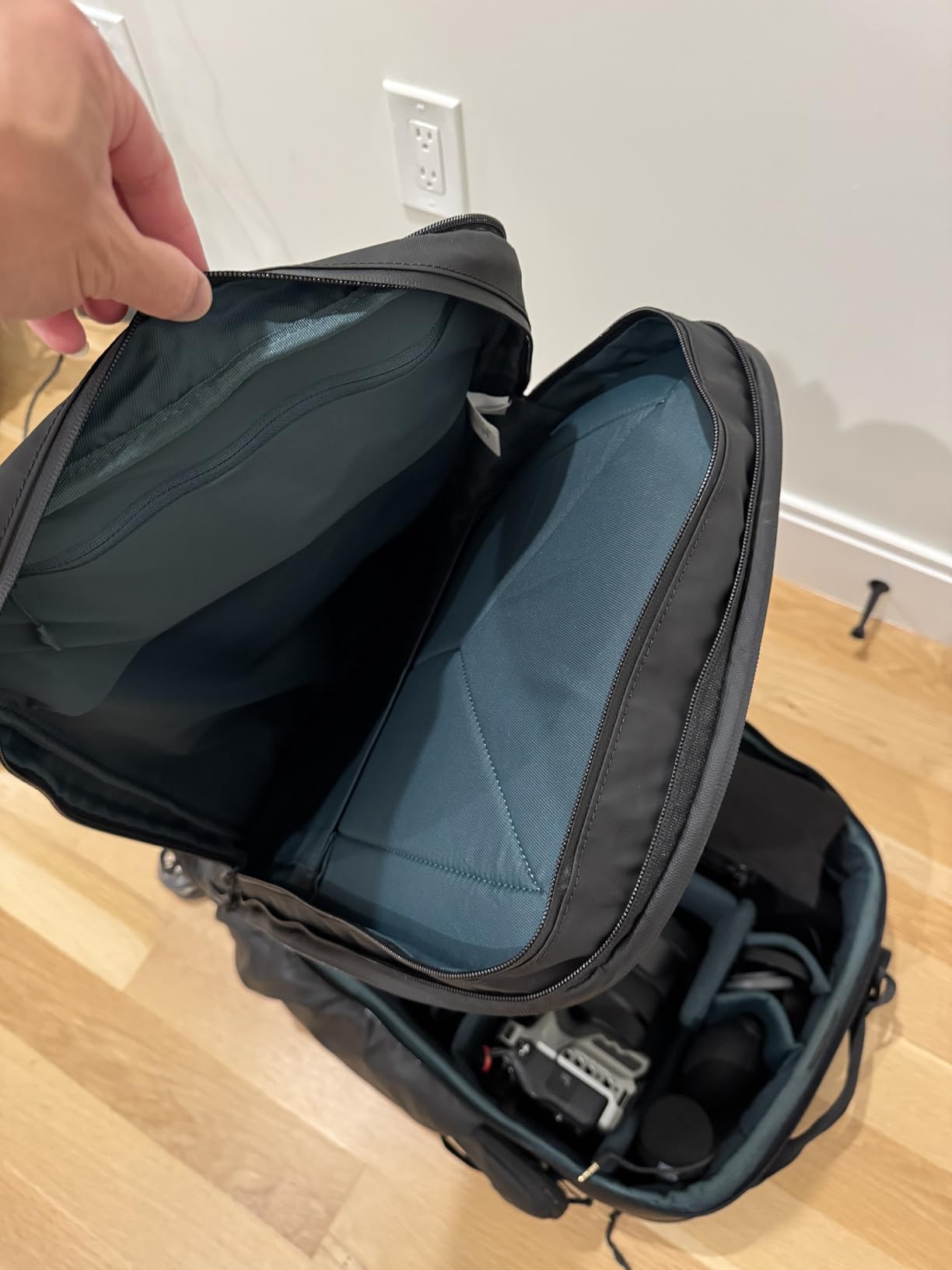 PGYTECH 2-in-1 Roller Camera Backpack, DSLR/SLR/Mirrorless Bag for Travel Photographers, Rolling Luggage with Tripod & Removable Modular & Rain Cover, Compatible with Canon, Nikon, Sony Customer Review PGYTECH 2-in-1 Roller Camera Backpack, DSLR/SLR/Mirrorless Bag for Travel Photographers, Rolling Luggage with Tripod & Removable Modular & Rain Cover, Compatible with Canon, Nikon, Sony - Customer Photo 1
