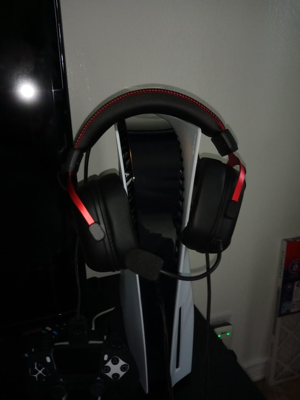Wireless Gaming Headset, 2.4GHz USB Gaming Headphones for PS5, PS4, PC, Fortnite, Switch, Mac with Bluetooth 5.3, 60H Battery, ENC Noise Canceling Microphone, Gamer Headphones, Red Customer Review Wireless Gaming Headset, 2.4GHz USB Gaming Headphones for PS5, PS4, PC, Fortnite, Switch, Mac with Bluetooth 5.3, 60H Battery, ENC Noise Canceling Microphone, Gamer Headphones, Red - Customer Photo 2