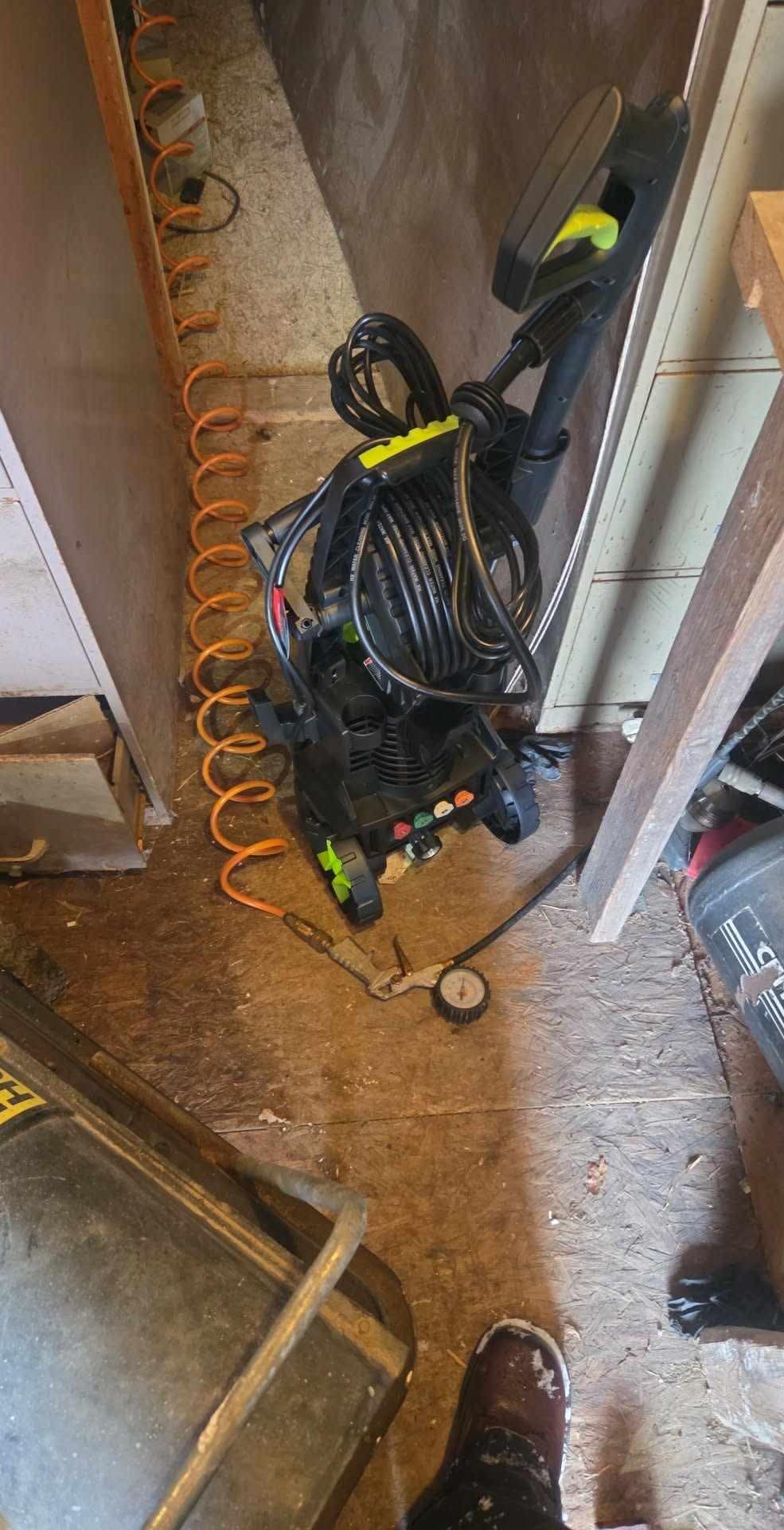 5000 Max Adjustable PSI Pressure Washer, 2 Max GPM Power Washer with 33 FT Hose Reel, Steel Wand, 500ml Foam Cannon, 4-Nozzle Set, Electric Pressure Washer for Cars, Fences, Patios - Customer Photo 2