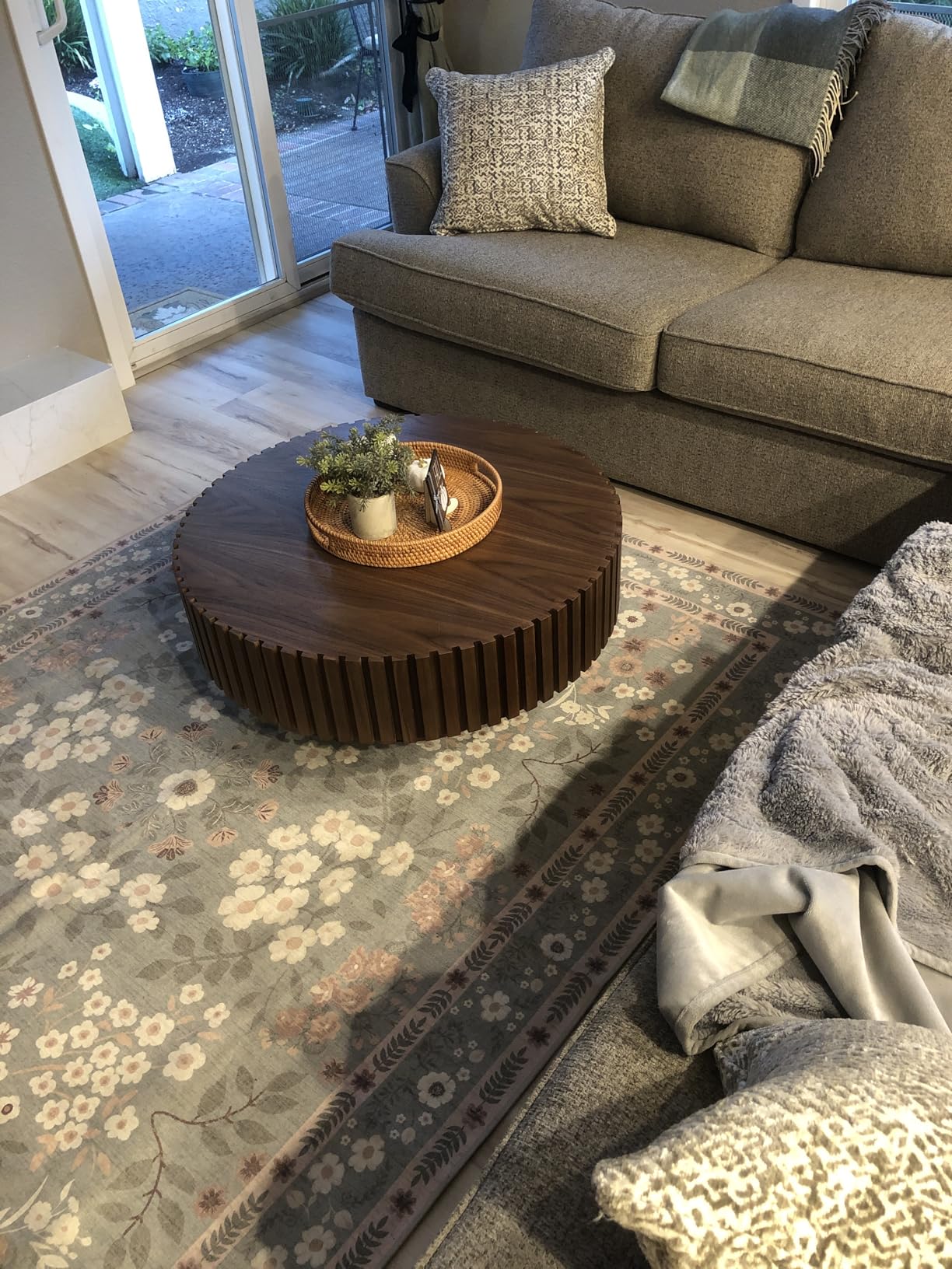 Round Coffee Table with Storage, Modern Wooden Coffee Table with Solid Wood Veneered, Circle Center Table Accent Tea Table for Living Room Apartment Small Space, 31.5 Round Coffee Table with Storage, Modern Wooden Coffee Table with Solid Wood Veneered, Circle Center Table Accent Tea Table for Living Room Apartment Small Space, 31.5