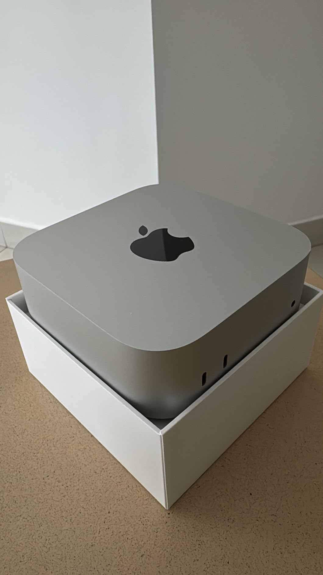 2024 Mac mini Desktop Computer with M4 chip with 10-core CPU and 10-core GPU: Built for Apple Intelligence, 16GB Unified Memory, 256GB SSD Storage, Gigabit Ethernet customer photo 1