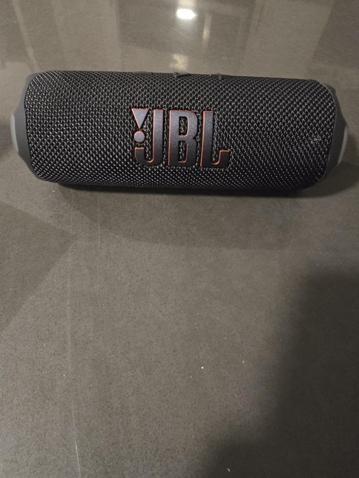 JBL Flip 7 - Portable Waterproof and Drop-Proof Speaker, Bold JBL Pro Sound with AI Boost, 16Hrs of Playtime, and PushLock System (Black) customer photo 2