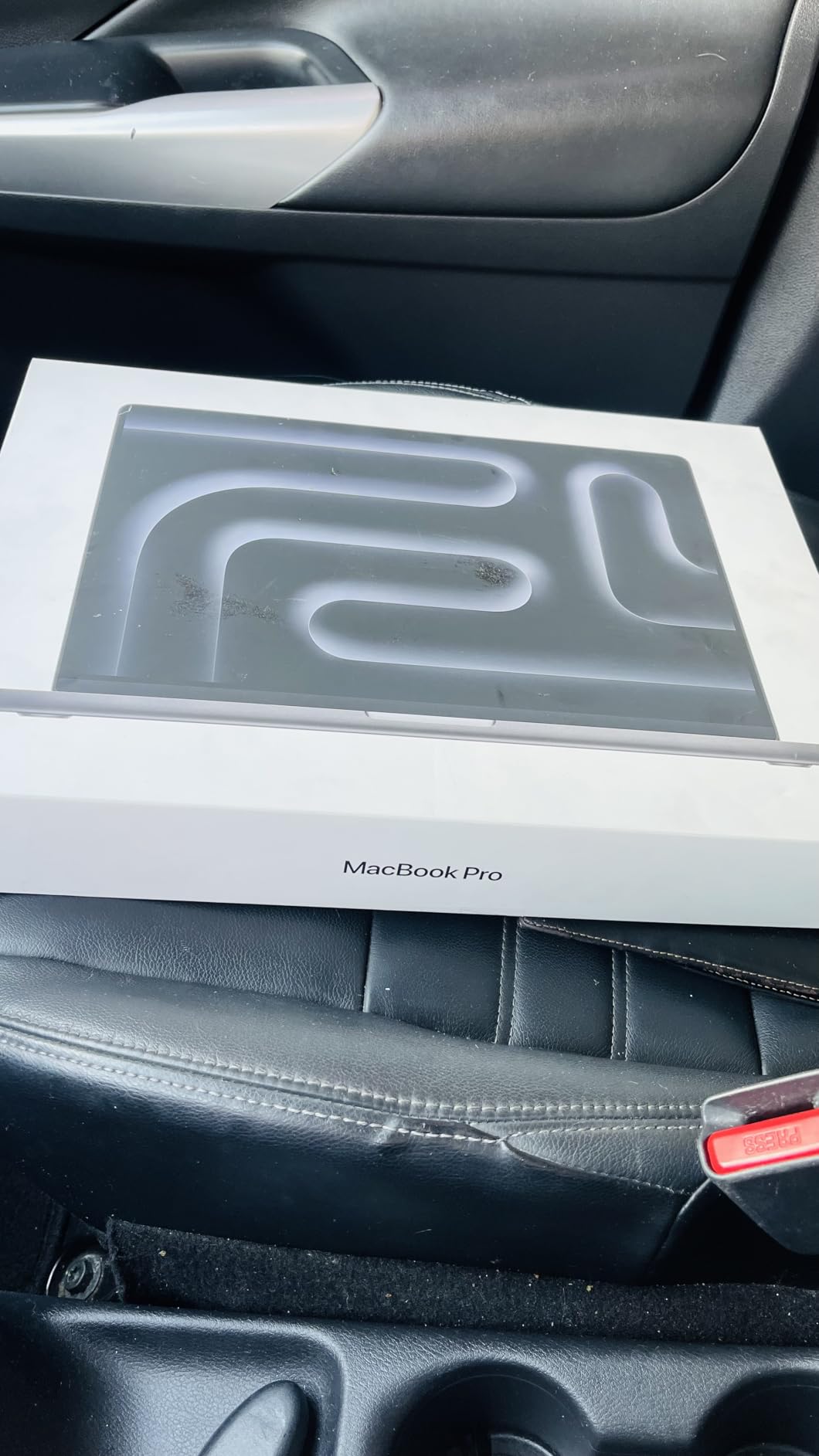 Apple 2024 MacBook Pro with Apple M4 Pro Chip (16-inch, 24GB RAM, 512GB SSD Storage) (QWERTY English) Space Black (Renewed) - Customer Photo 3