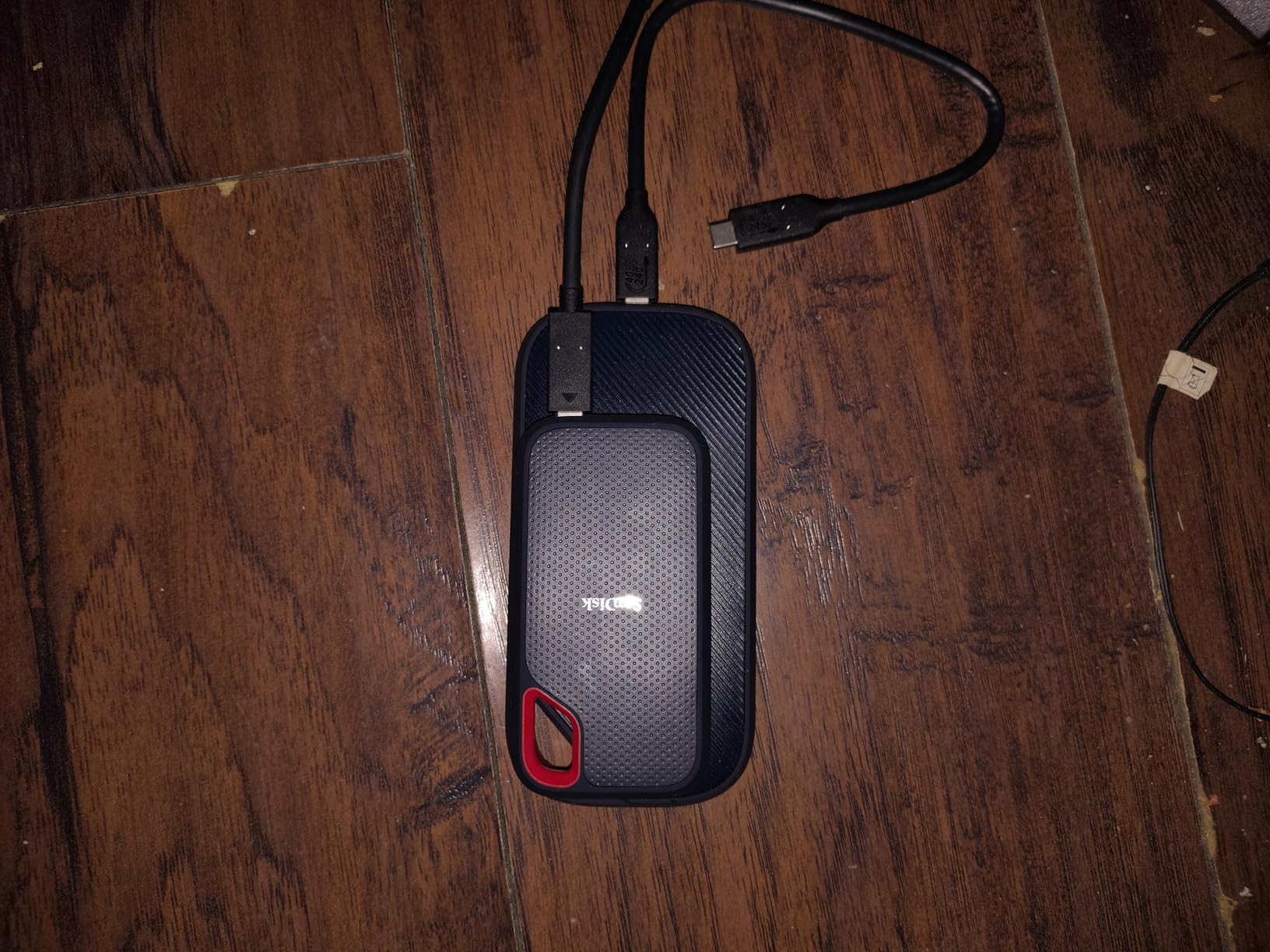 4TB SanDisk Extreme PRO Portable SSD with USB4, Up to 3800 MB/s Read and 3700MB/s Write, USB-C, USB 3.2, Backwards Compatible, IP65 Water and Dust Resistance - Customer Photo 2