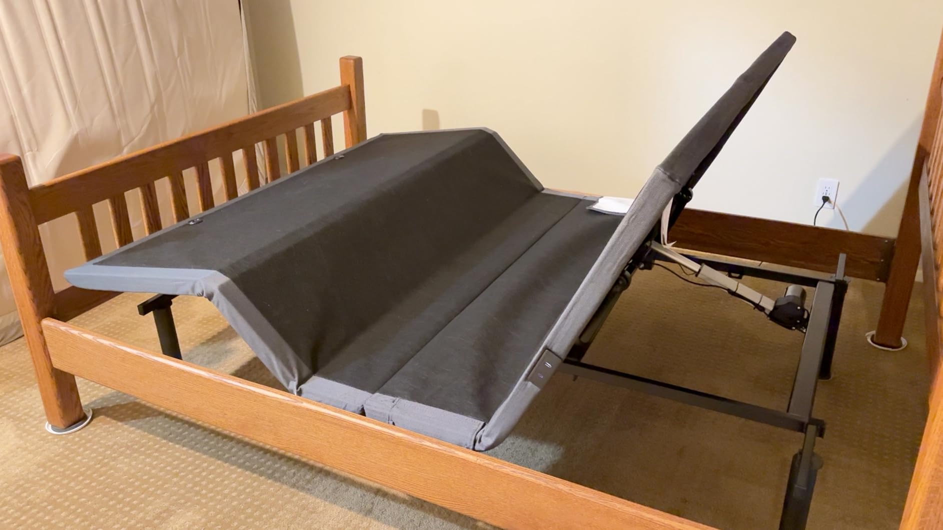 AMADA HOMEFURNISHING Adjustable Bed Frame, Split King Adjustable Bed Base with 4 USB Ports & Under-Bed Nightlight, Head & Foot Incline, Electric Bed Frame with 4 Height Options Customer Review AMADA HOMEFURNISHING Adjustable Bed Frame, Split King Adjustable Bed Base with 4 USB Ports & Under-Bed Nightlight, Head & Foot Incline, Electric Bed Frame with 4 Height Options - Customer Photo 1