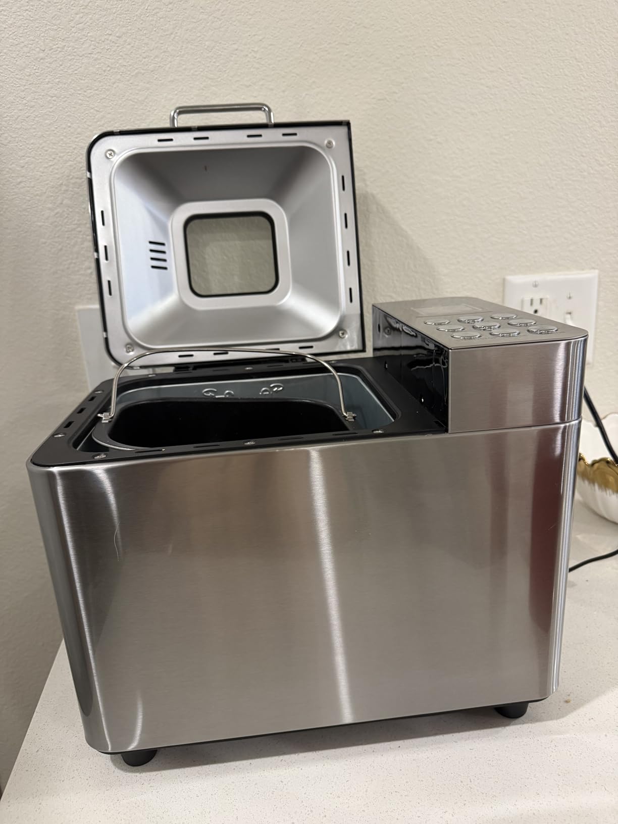 2LB Bread Maker Machine, OSIPOTO 17 in 1 Automatic Stainless Steel Bread Machine, Non-stick, Beginner-Friendly Controls, 15 Hour Timer, Easy to Clean Low Noise, High Success Rate for Homemade Bread customer photo 2
