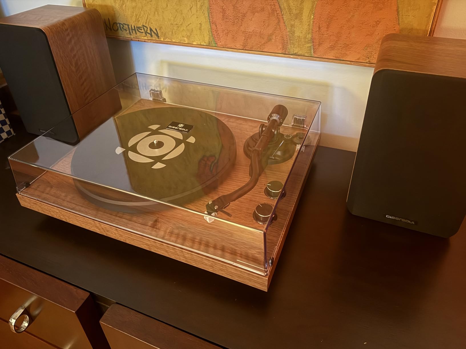 SoulBox S1 Vinyl Record Player with Stereo Speakers, Turntable with Built-in Preamp, S-Shaped Tonearm, 33/45 RPM - Walnut - Customer Photo 2