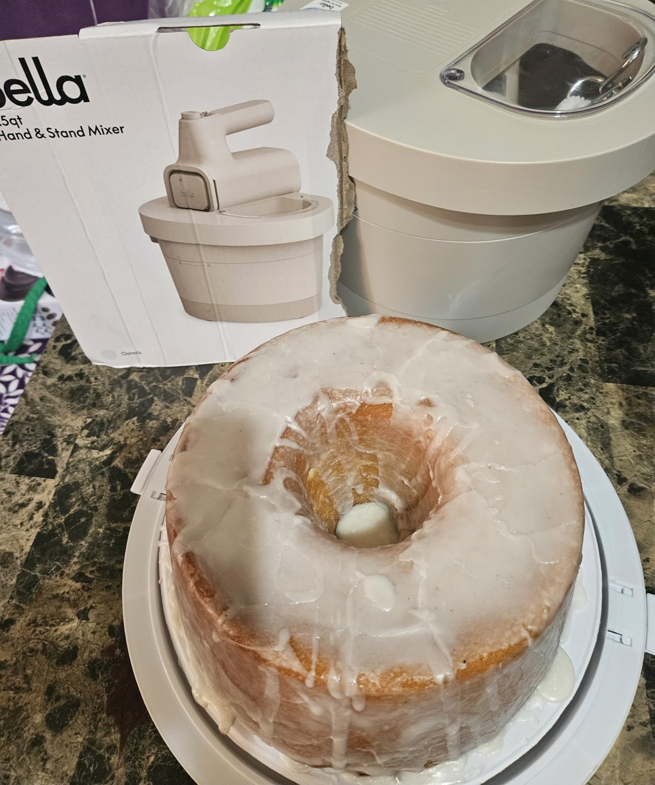 bella 3.5 Qt Hand & Stand Mixer, 2 in 1 Electric Mixer with Bowl, Dough Hook, Whisk & Egg Beater, Multifunctional Handheld Mixer for Baking, 200 Watt, Oatmilk - Customer Photo 2
