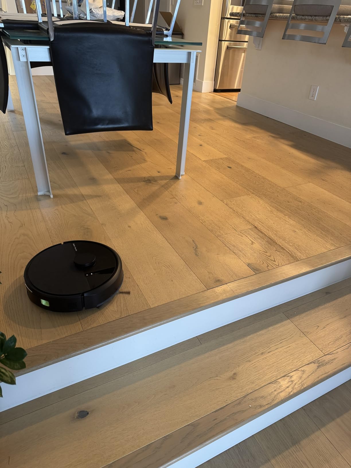 iRobot Roomba 104 2in1 Vacuum & Mop Robot - Self-Empties for 75 Days, Intense Power-Lifting Suction, Vacuums All Floors, Ideal for Pet Hair, LiDAR Smart Navigation Mapping, Mops Hard Floors customer photo 2