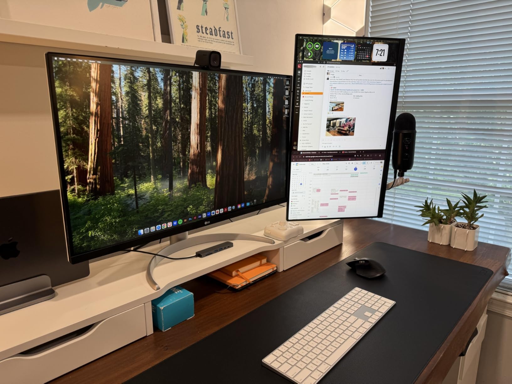LG 32UP83AK-W 32-inch Ultrafine 4K UHD (3840 x 2160) IPS Computer Monitor, 60Hz, HDR10, Built-in Speaker, Reader Mode, HDMI, DisplayPort, USB Type-C 60W PD, Tilt/Height/Pivot Adjustable Stand, White Customer Review LG 32UP83AK-W 32-inch Ultrafine 4K UHD (3840 x 2160) IPS Computer Monitor, 60Hz, HDR10, Built-in Speaker, Reader Mode, HDMI, DisplayPort, USB Type-C 60W PD, Tilt/Height/Pivot Adjustable Stand, White - Customer Photo 2