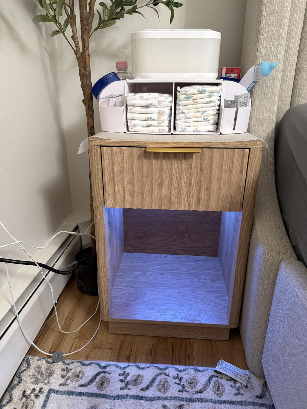 Fluted Nightstands Set of 2, Wooden Night Stand with Charging Station and LED Light, Modern Mid Century End Table with Drawer, for Bedroom, Natural Oak - Customer Photo 1