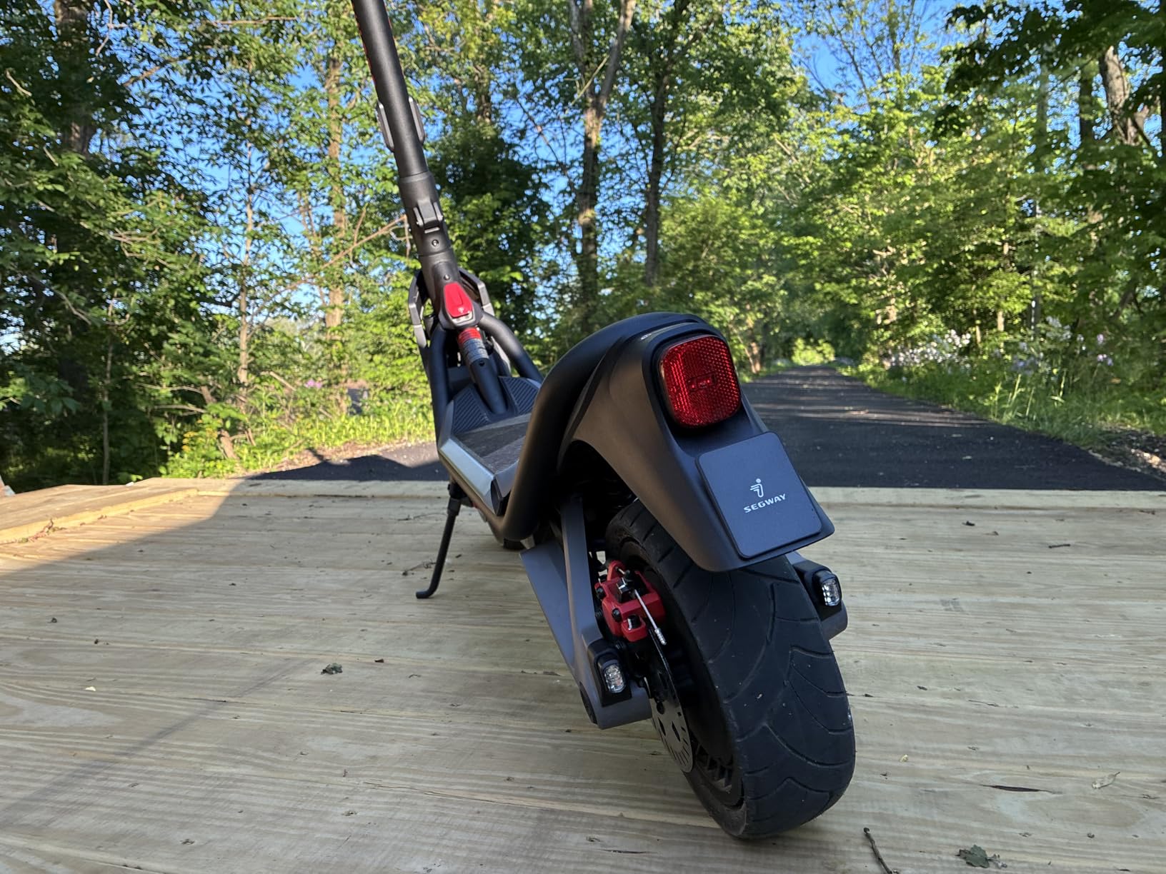 Segway SuperScooter GT3, 31 MPH w/ 45-Mile Long Range, 2400W Peak Motor, Dual Hydraulic Suspension, Self-Sealing Tires, Flash Charging Electric Scooter for Adults, UL 2272/2271 Certified, Gen3 Customer Review Segway SuperScooter GT3, 31 MPH w/ 45-Mile Long Range, 2400W Peak Motor, Dual Hydraulic Suspension, Self-Sealing Tires, Flash Charging Electric Scooter for Adults, UL 2272/2271 Certified, Gen3 - Customer Photo 2