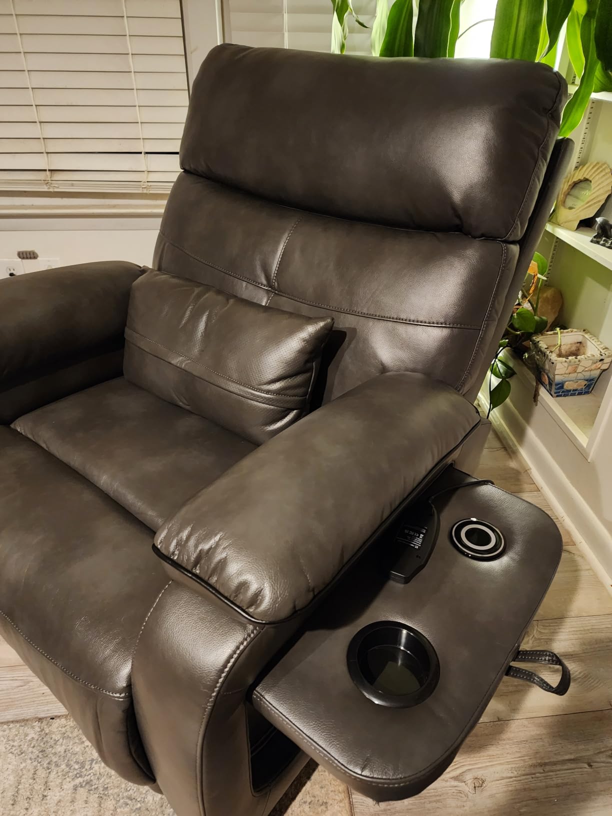 Dual Motor Power Lift Recliner Chair for Adult & Elderly, Infinite Position Lay Flat Lift Chair with Heat & Massage, Cup Holder, Lumbar Pillow, Wireless Charger, USB Ports, Leather (Brown) - Customer Photo 2