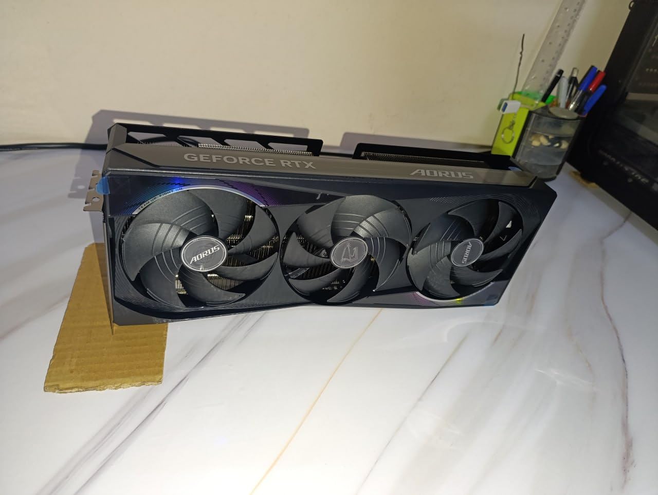 GIGABYTE GeForce RTX 5080 Gaming OC 16G Graphics Card, WINDFORCE Cooling System, 16GB 256-bit GDDR7 customer photo 1
