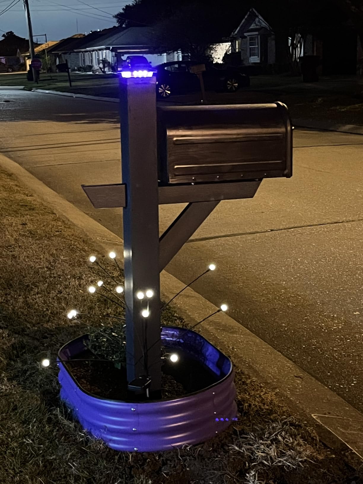 Peasur 4x4 Solar Post Cap Lights Outdoor with 3 Lighting Modes, 2 Packs LED Post Light Solar Powered Waterproof, Fence Deck Lights for 4x4/3.5x3.5 Wood/Vinyl Posts - Customer Photo 1