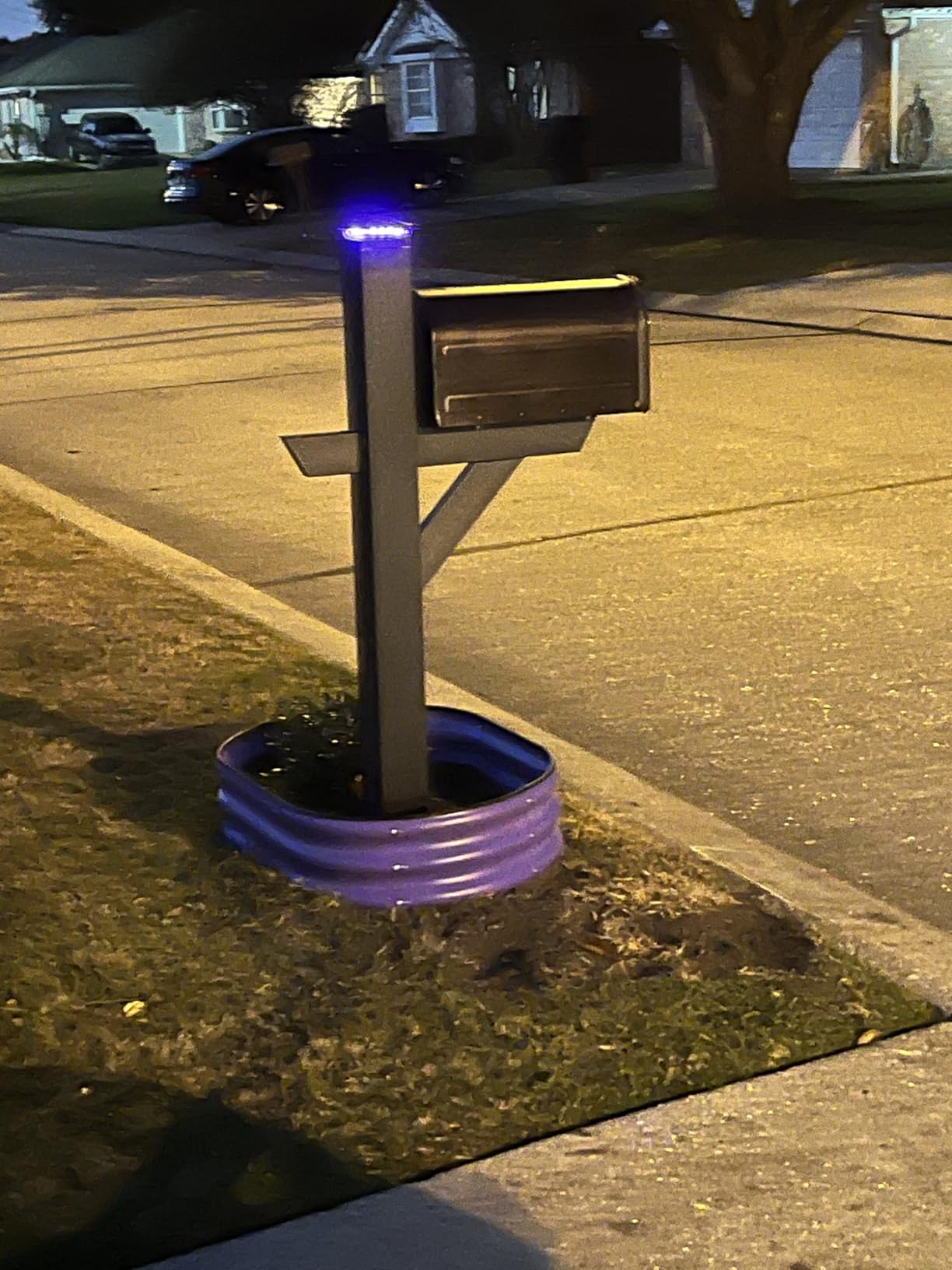 Peasur 4x4 Solar Post Cap Lights Outdoor with 3 Lighting Modes, 2 Packs LED Post Light Solar Powered Waterproof, Fence Deck Lights for 4x4/3.5x3.5 Wood/Vinyl Posts - Customer Photo 2