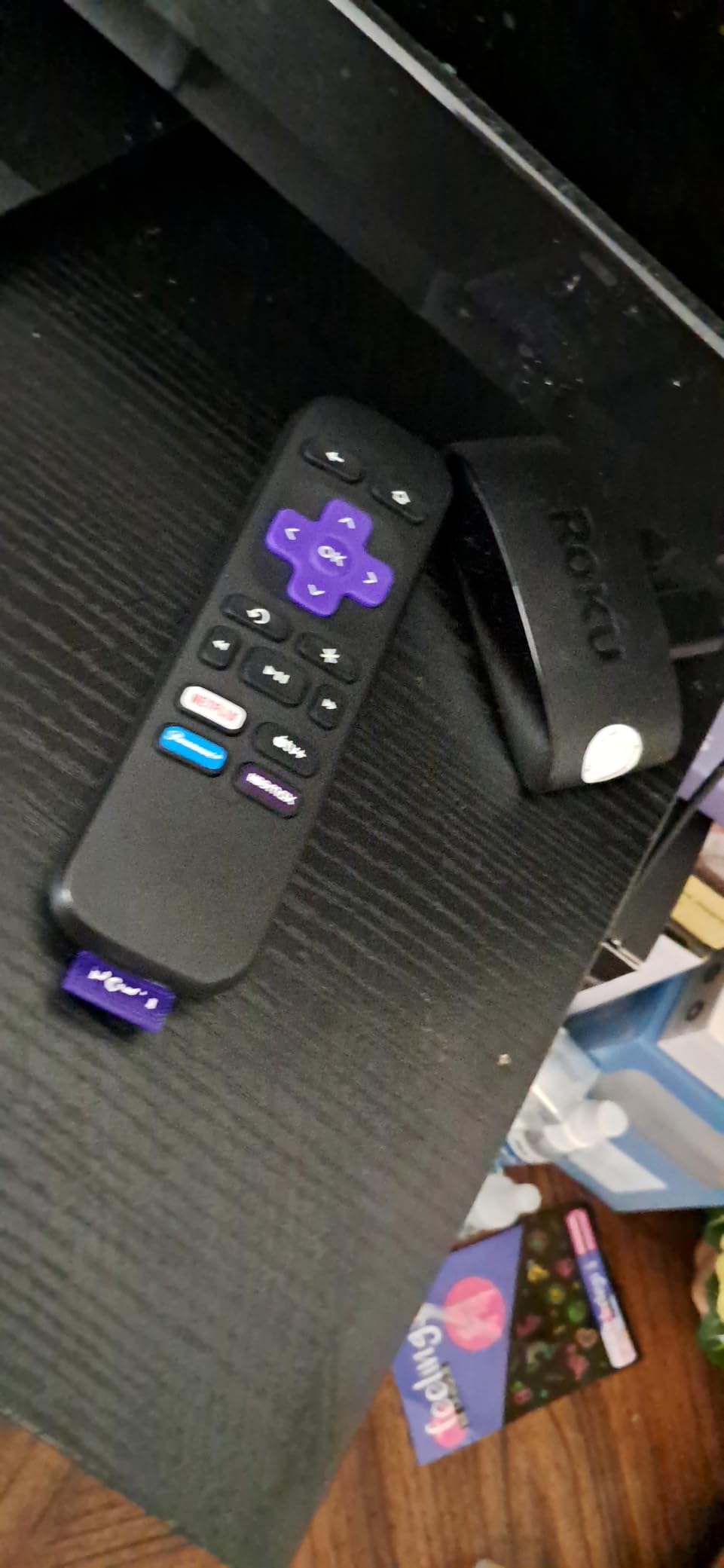 Express HD Streaming Device for TV (Spanish Edition) - With VIX Premium, Roku Voice Remote customer photo 2