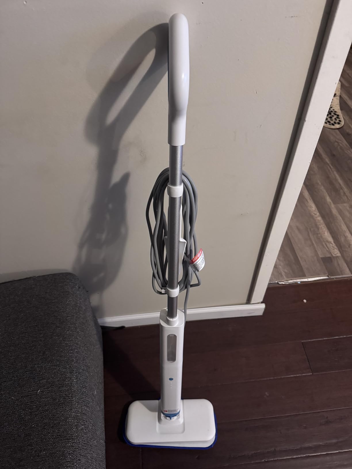 Amazon Basics Steam Mop for Hard Floor Cleaning with 20-Foot Cord, 3 Washable Pads, White customer photo 2
