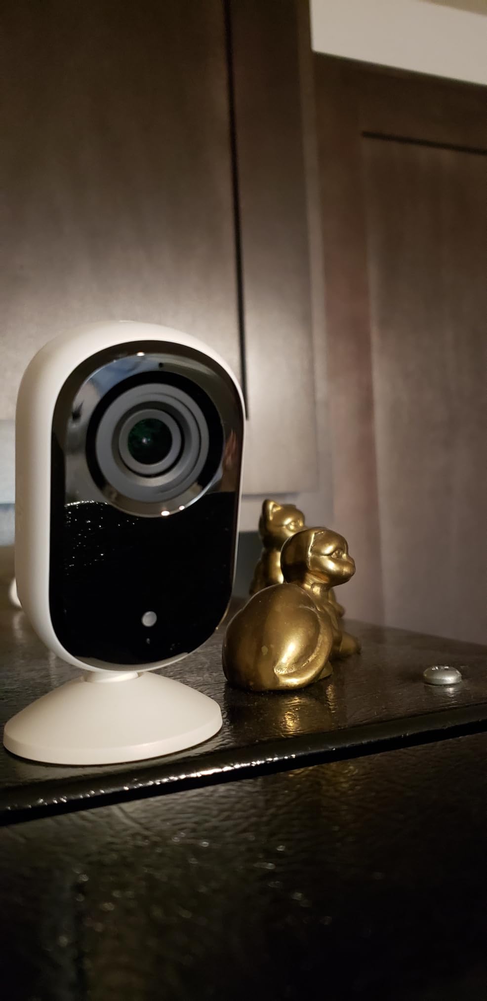 Arlo Essential Security Camera HD Indoor Only 2nd Gen - Pet Camera & Baby Monitor, Wired, Automated Privacy Shield, 2-Way Audio, Night Vision, Live Stream, Motion Alerts - Customer Photo 1