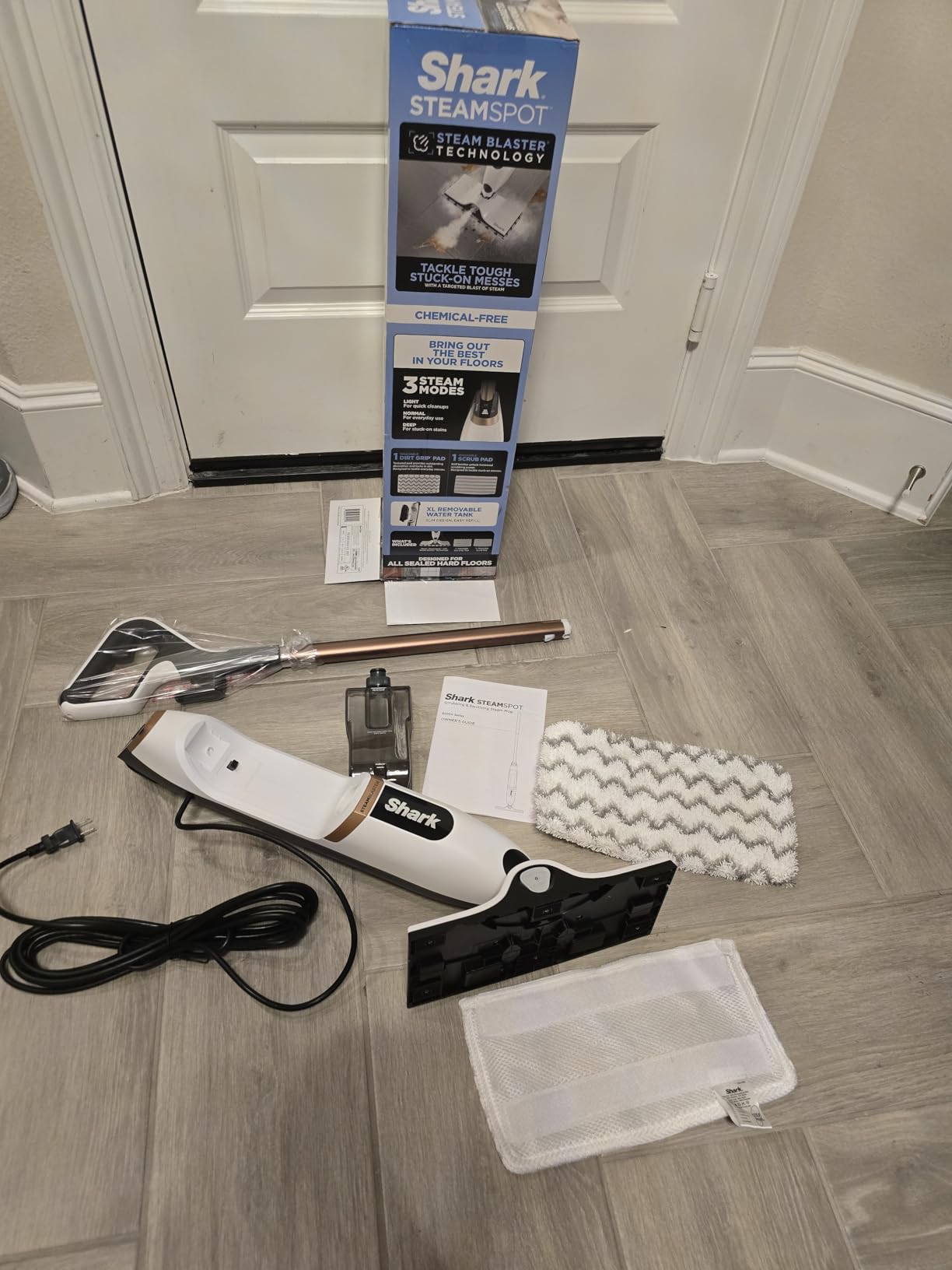 Shark SteamSpot Steam Mop with Steam Blaster Technology, 3 Steam Modes, 2 Washable Pads, XL Removable Water Tank, Lightweight, Steam Cleaner for sealed Hard Floors, Hardwood, Tile, Laminate, S2001 - Customer Photo 2