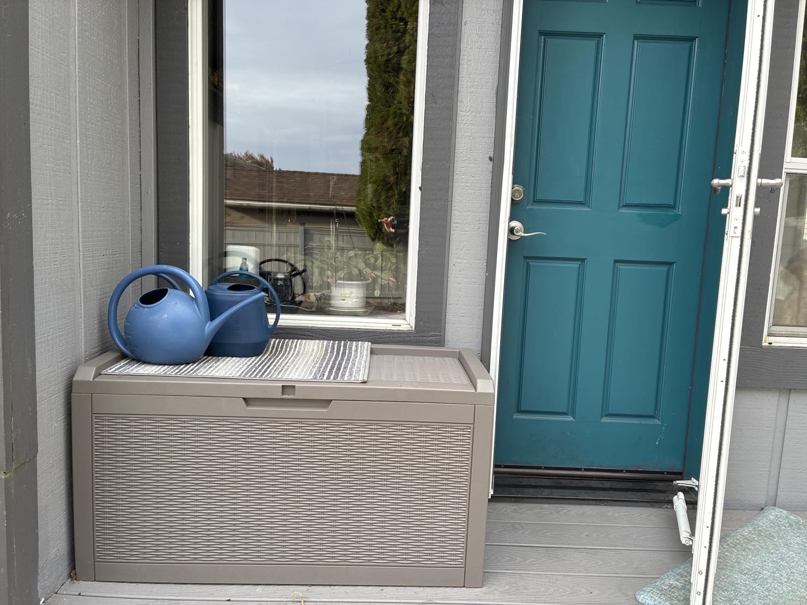 DRATO 180 Gallon Outdoor Storage Box, Large Waterproof Deck Box, Lockable Resin Storage Container with Reinforced Support for Patio Cushions, Garden Tools, UV-Resistant Outdoor Chest(Black,180 Gallon) Customer Review DRATO 180 Gallon Outdoor Storage Box, Large Waterproof Deck Box, Lockable Resin Storage Container with Reinforced Support for Patio Cushions, Garden Tools, UV-Resistant Outdoor Chest(Black,180 Gallon) - Customer Photo 4