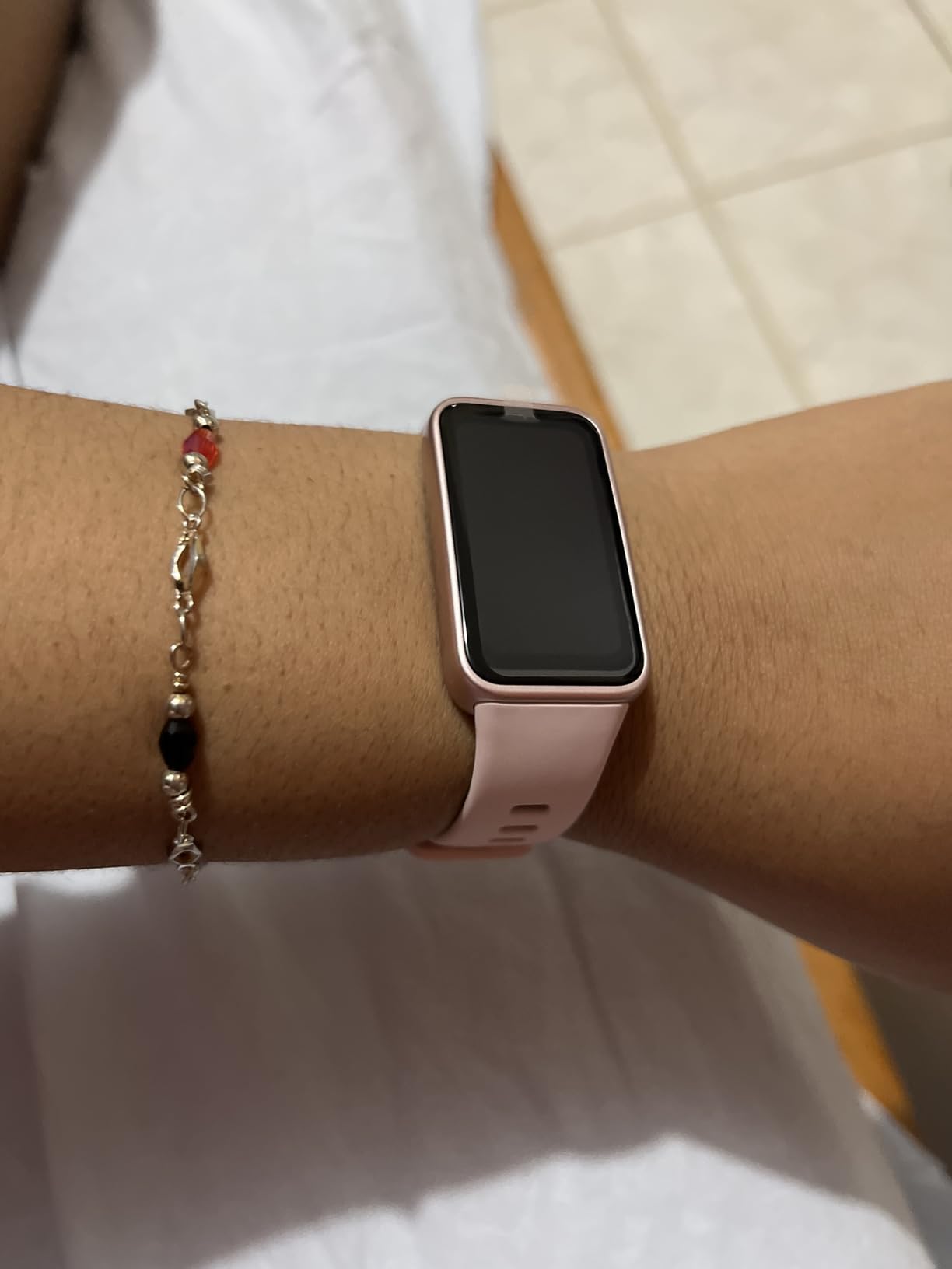 HUAWEI Band 10 Smartwatch with AI-Powered Fitness Monitoring, Pro-Level Sleep Analysis, Emotional Wellbeing Assistant, Streamlined Metallic Design, Fast Charging - Pink - Customer Photo 1