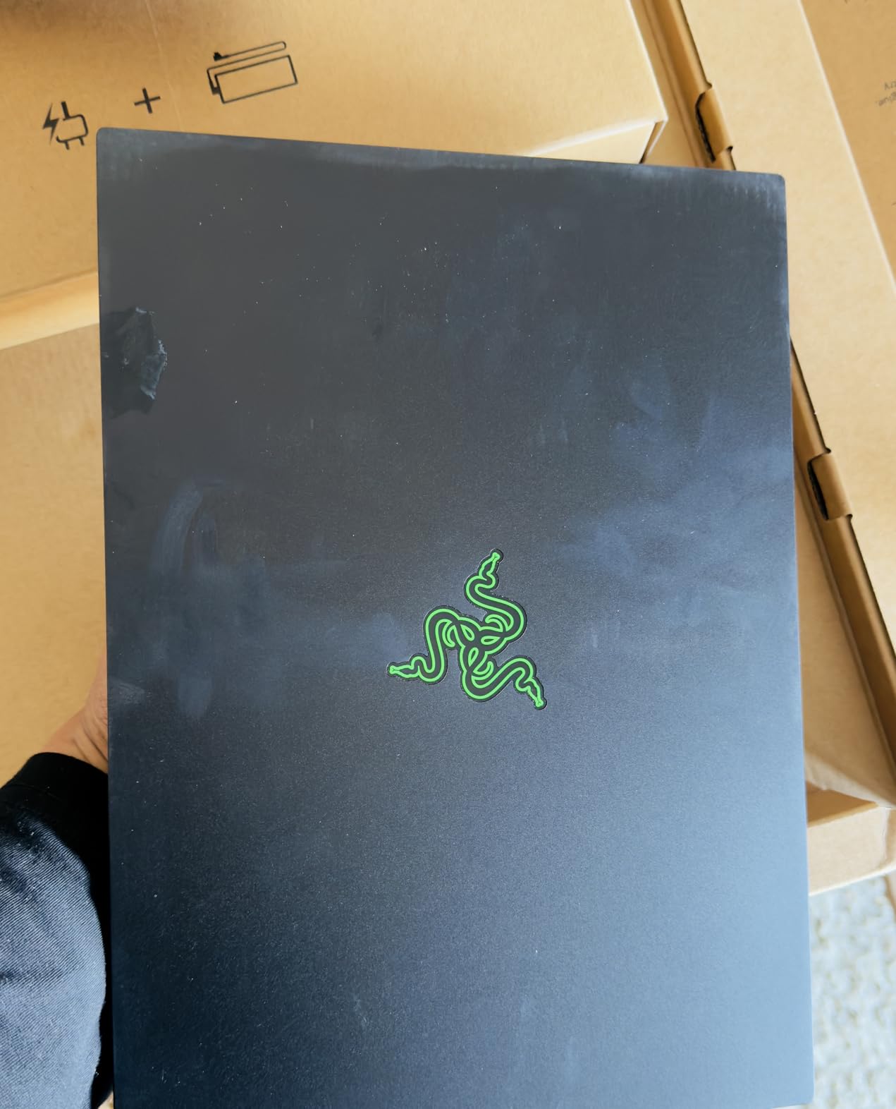 Razer Blade 14 (2025) Gaming Laptop: NVIDIA GeForce RTX 5070 - AMD Ryzen AI 9 365 CPU - 3K 120Hz OLED Display - 32GB LPDDR5X RAM - 1TB SSD - Thin & Lightweight - Chroma RGB - Windows - Black - Customer Photo 3