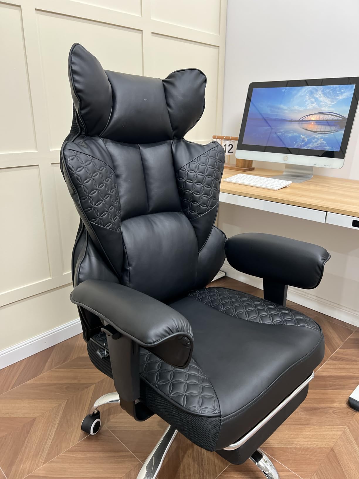 COMHOMA Big and Tall Office Chair Heavy Duty Wide Ergonomic Gaming Chair with Deluxe Embossing Designed Leather with Foot Rest,150°Reclining Adjustable Armrests Pocket Spring Back Support and Pillow customer photo 2