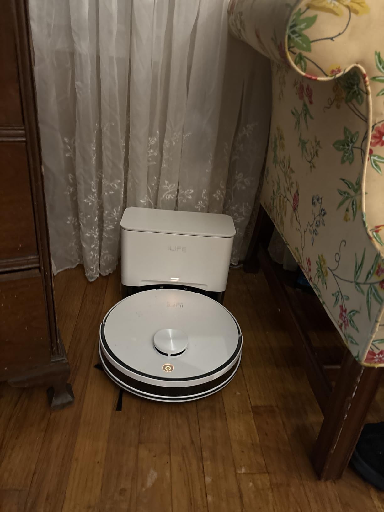 ILIFE A30 Pro Robot Vacuum and Mop, Self Emptying Station for 60 Days, 5000Pa Suction, LiDAR Navigation, No-Go Zones, 2.4G WiFi/App/Alexa/Remote Control, Roller Brush for Carpet, Hard Floors, 110V Customer Review ILIFE A30 Pro Robot Vacuum and Mop, Self Emptying Station for 60 Days, 5000Pa Suction, LiDAR Navigation, No-Go Zones, 2.4G WiFi/App/Alexa/Remote Control, Roller Brush for Carpet, Hard Floors, 110V - Customer Photo 1