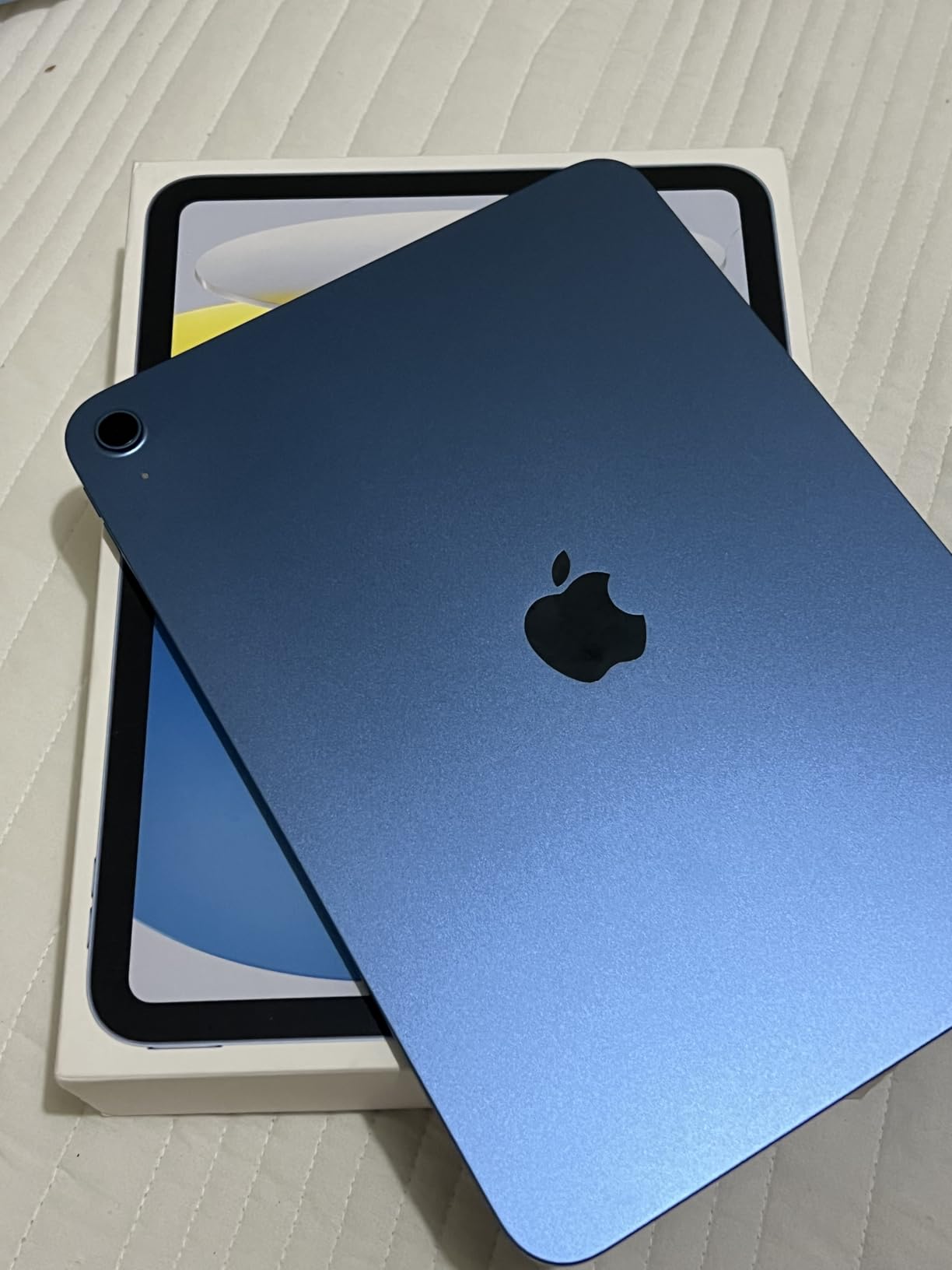 Apple iPad 11-inch: A16 chip, 11-inch Model, Liquid Retina Display, 256GB, Wi-Fi 6, 12MP Front/12MP Back Camera, Touch ID, All-Day Battery Life — Blue - Customer Photo 4