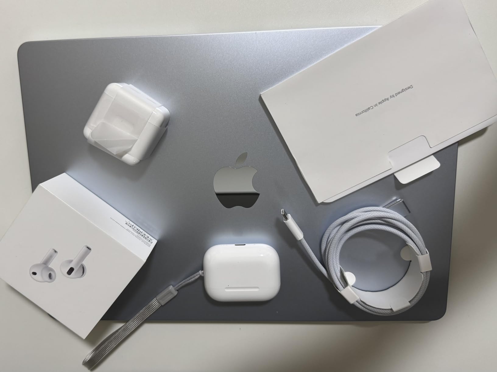 Apple 2025 MacBook Air 15-inch Laptop with M4 chip: Built for Apple Intelligence, 15.3