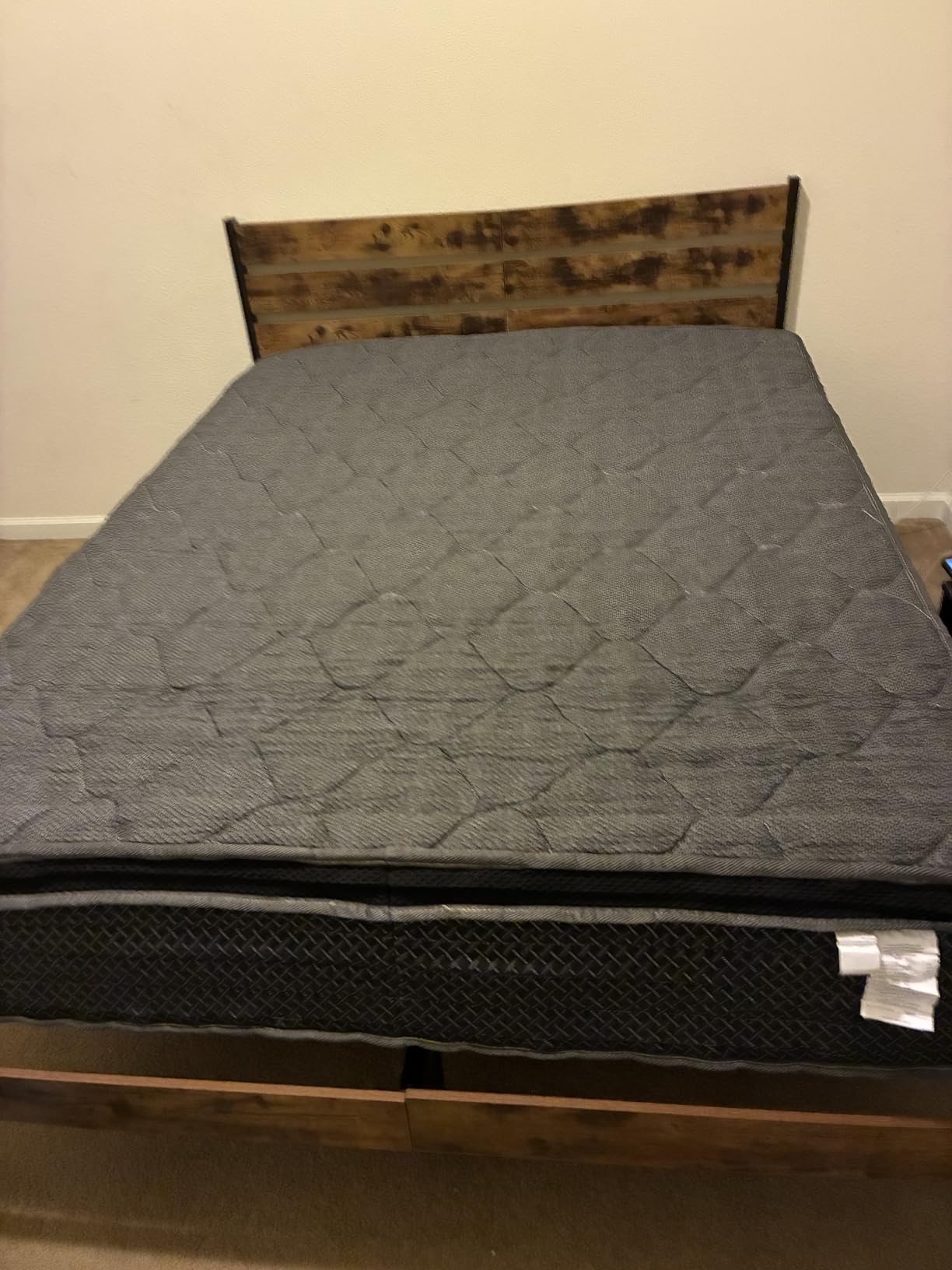 Queen Mattress, 12 Inch Hybrid Mattress in a Box, Memory Foam and Pocket Springs, Medium Plush Feel with Motion Isolating, CertiPUR-US Certified, Fiberglass Free -365-Night Trial Customer Review Queen Mattress, 12 Inch Hybrid Mattress in a Box, Memory Foam and Pocket Springs, Medium Plush Feel with Motion Isolating, CertiPUR-US Certified, Fiberglass Free -365-Night Trial - Customer Photo 2