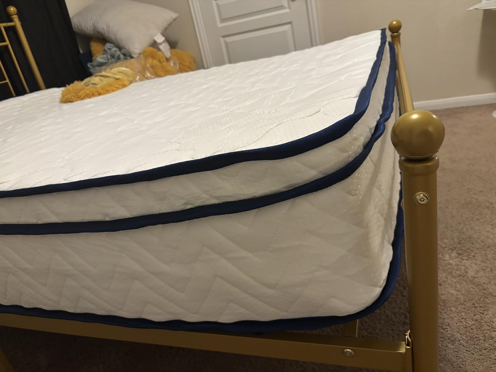 Full Size Mattress, 12 Inch Hybrid Mattress in a Box, Memory Foam Individually Wrapped Pocket Coils Innerspring Pressure Relief, Medium Firm - CertiPUR-US Certified, Fiberglass-Free - Customer Photo 2