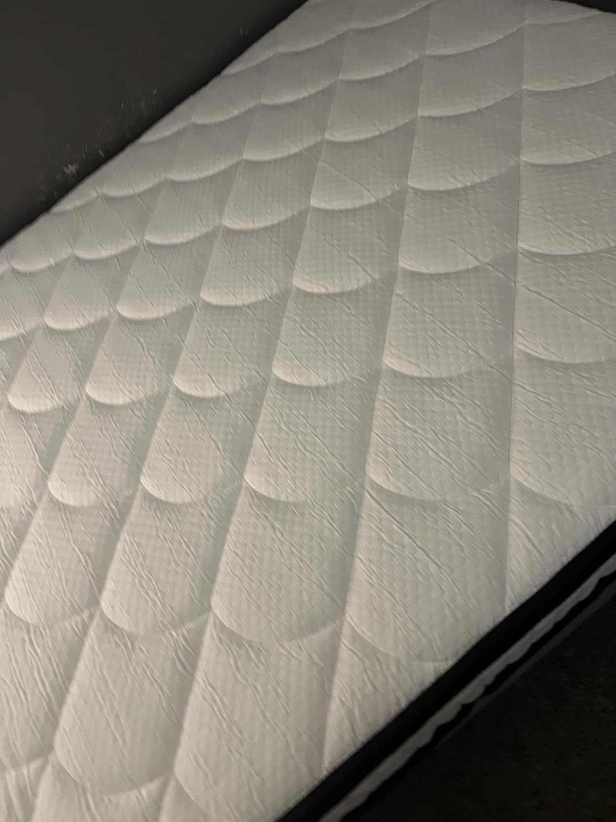 14 Inch Mattress Queen Size - 2025 Upgraded Hybrid Cooling Gel Memory Foam & Pocket Coils, Medium Firm Mattress in a Box for Back Neck Pain Relief, Motion Isolation, Edge Support, Breathable, White - Customer Photo 1