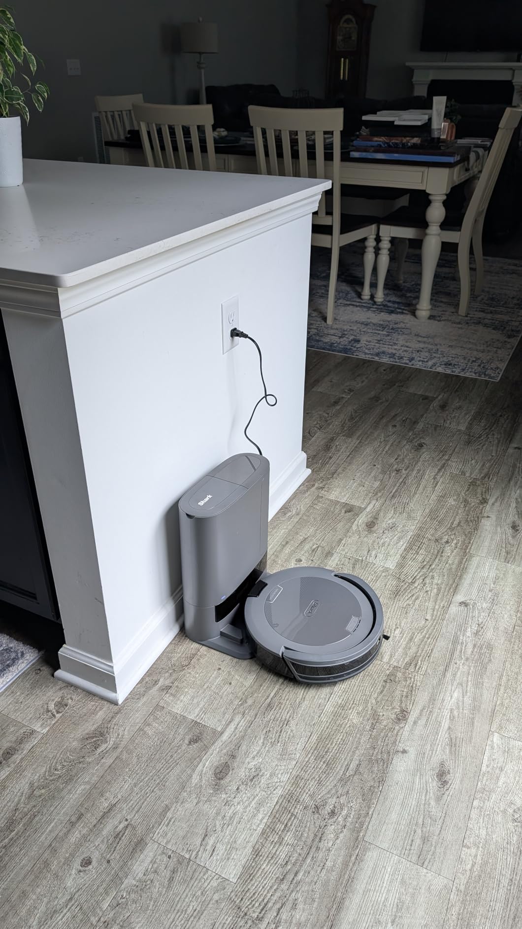 Shark RV2120AE Navigator Robot Vacuum and Self-Empty Base with Bagless 60-Day Capacity Self-Empty Base, SmartPath Navigation, Powerful Pet Hair Pickup, Anti-Hair Wrap, For Carpets & Hard Floors, Grey customer photo 2