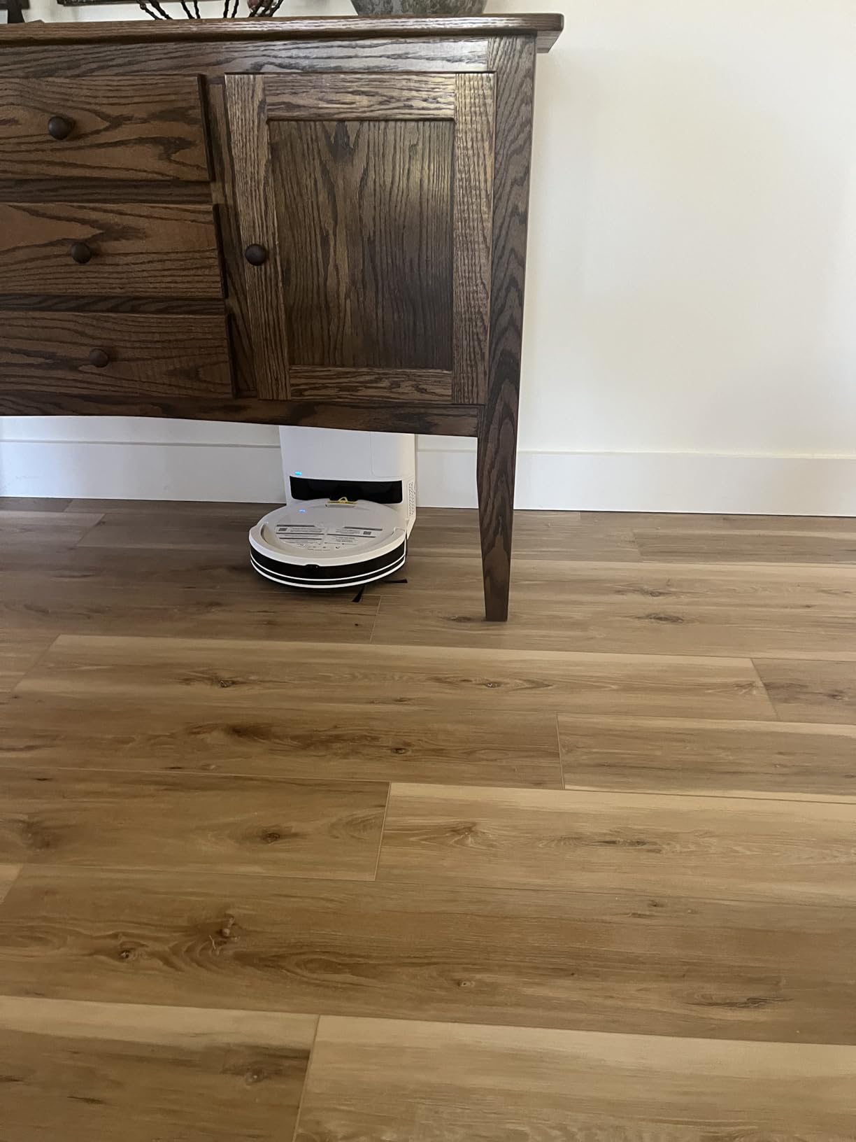 Shark Navigator Robot Vacuum with SmartPath Navigation and Self-Cleaning Brushroll, Powerful Suction, Pet Hair Pickup, Anti-Hair Wrap, for Carpets & Hard Floors, Steel Grey, RV2110 customer photo 1