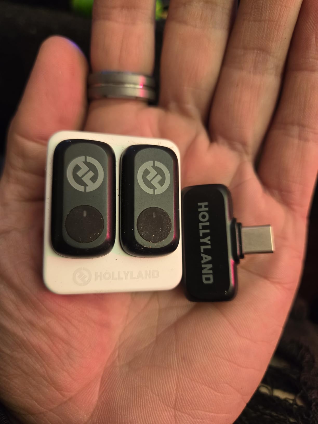 Hollyland Lark A1 Wireless Microphone for iPhone 17/16/15 & Android, 48kHz/24-bit, 3-Level Intelligent Noise Cancel, Magnetic Mini Mic for YouTube, Podcast, Vlogging (Black, 2TX + USB-C RX) Customer Review Hollyland Lark A1 Wireless Microphone for iPhone 17/16/15 & Android, 48kHz/24-bit, 3-Level Intelligent Noise Cancel, Magnetic Mini Mic for YouTube, Podcast, Vlogging (Black, 2TX + USB-C RX) - Customer Photo 1