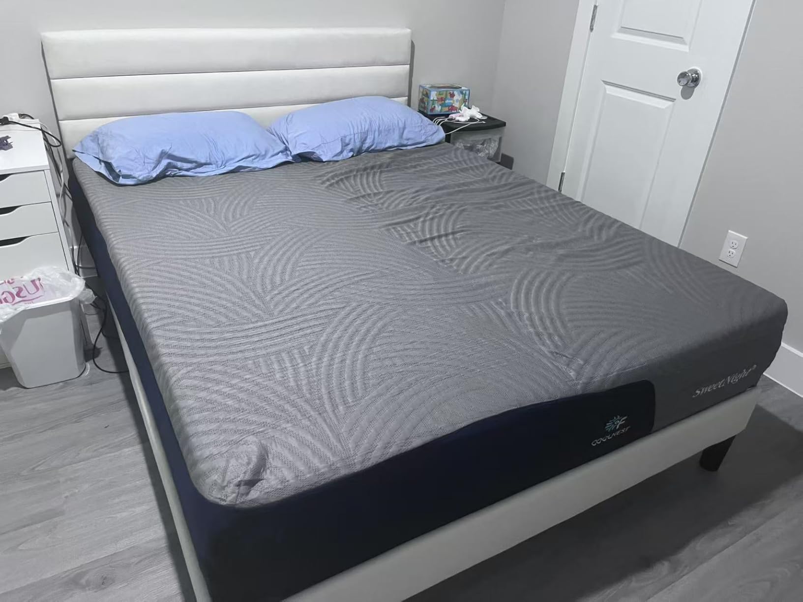Sweetnight CoolNest Queen Mattress, 14 inch Cooling Queen Size Memory Foam Mattress for Cool Night Sleep, 5-Zone Ergo Support for Pressure Relief, Medium, CertiPUR-US Certified - Customer Photo 1