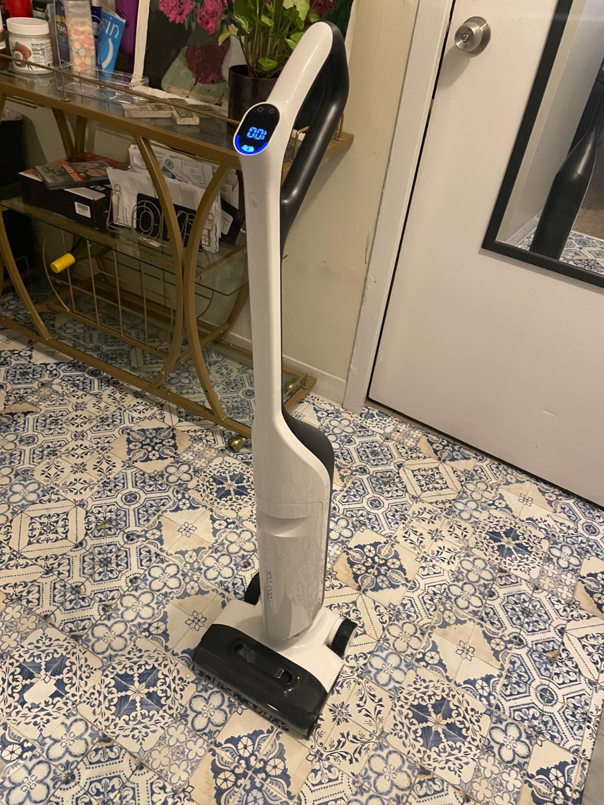 roborock H60 Ultra Cordless Stick Vacuum Cleaner, Upgraded 210AW Suction Stick Vacuum with 90-Min Runtime, 90° Bendable Tube, LED Dust Detection, Vacuum Cleaners for Carpets, Hard Floors & Pet Hair Customer Review roborock H60 Ultra Cordless Stick Vacuum Cleaner, Upgraded 210AW Suction Stick Vacuum with 90-Min Runtime, 90° Bendable Tube, LED Dust Detection, Vacuum Cleaners for Carpets, Hard Floors & Pet Hair - Customer Photo 1