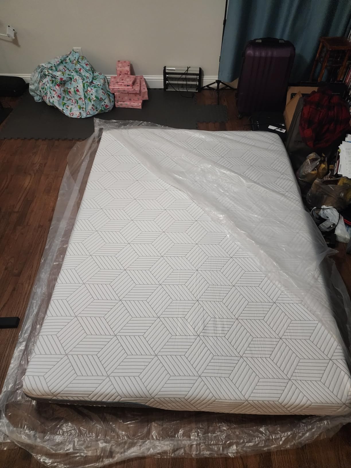 FATHOM Medium Queen Mattress 10 Inch Memory Foam Mattress Queen Size Bed in a Box for Back Pain Relief and Cool Sleep with Gel Foam and Removeable Fiberglass Free Cover, CertiPUR-US Certified - Customer Photo 2