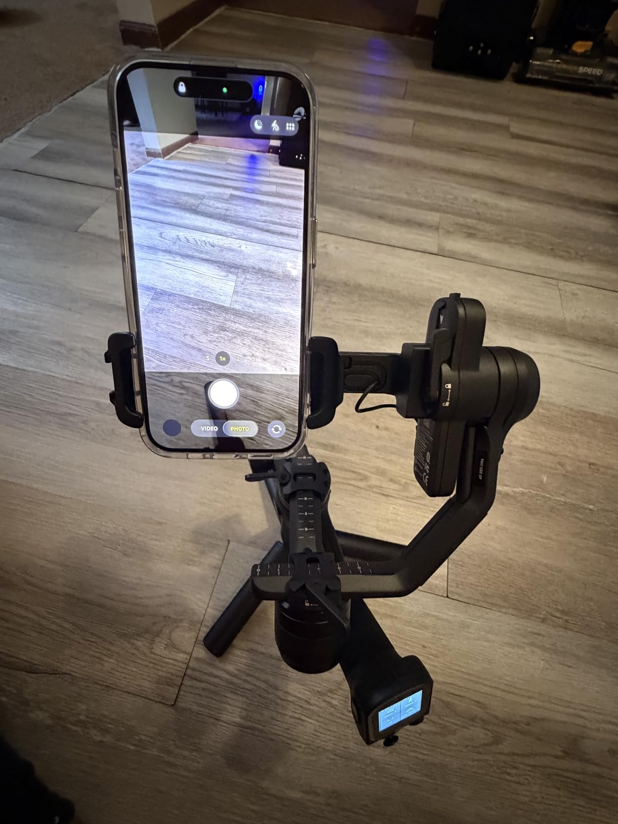 FeiyuTech SCORP Mini 3 Gimbal Stabilizer for Smartphone, Built-in AI Tracking Module & Cooling Fan, 2KG Payload 3-Axis Phone Gimbal with Integrated Grip Design, Gimbal Stabilizer for iPhone & Android - Customer Photo 1