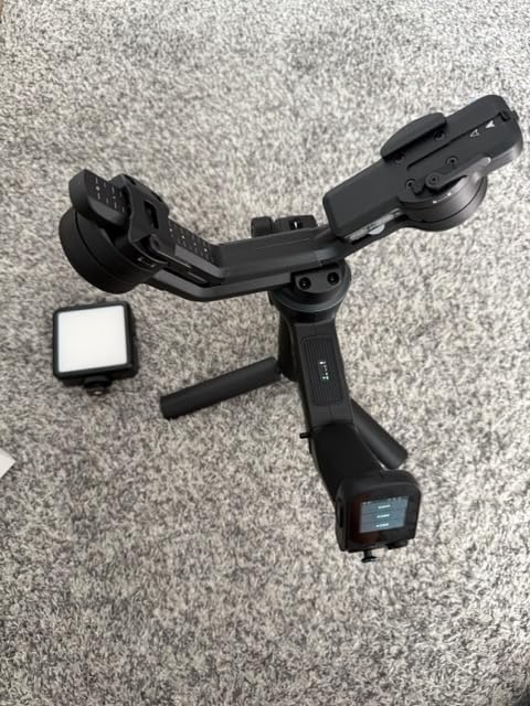 FeiyuTech SCORP 3 KIT Gimbal Stabilizer for DSLR and Mirrorless Camera, Built-in AI Tracking, Detachable Handle, 3-Axis Gimbal for Sony/Canon/Nikon/Fujifilm, Max 7.721lbs, Touch Screen Customer Review FeiyuTech SCORP 3 KIT Gimbal Stabilizer for DSLR and Mirrorless Camera, Built-in AI Tracking, Detachable Handle, 3-Axis Gimbal for Sony/Canon/Nikon/Fujifilm, Max 7.721lbs, Touch Screen - Customer Photo 1