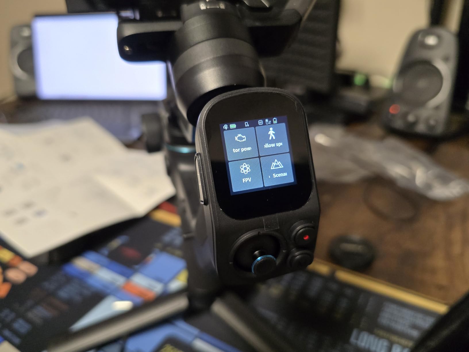 FeiyuTech SCORP Mini 3 Pro Kit 3-Axis Camera Stabilizer,Built-in AI Track,All in One Handheld Gimbal for Mirrorless, Pocket Camera,Action Camera, Phone, 2KG Payload Customer Review FeiyuTech SCORP Mini 3 Pro Kit 3-Axis Camera Stabilizer,Built-in AI Track,All in One Handheld Gimbal for Mirrorless, Pocket Camera,Action Camera, Phone, 2KG Payload - Customer Photo 1