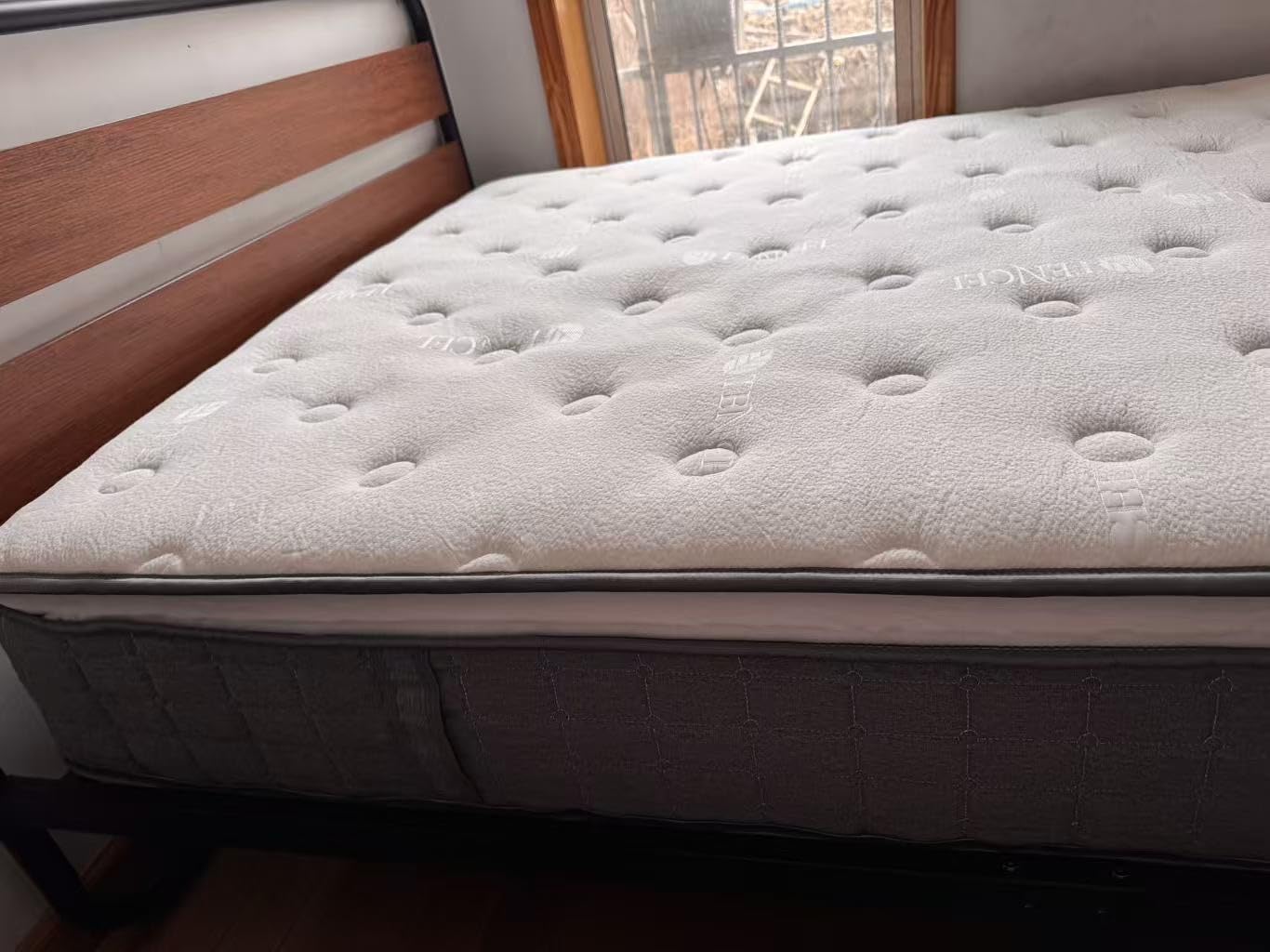 Mattress Queen Size, Medium Firm 12 Inch Mattress with Extra Lumbar & Shoulder Support, Hybrid Mattresses with Gel Memory Foam Pain Relief - Fiberglass Free - No Odor - 365 Night Trial - Customer Photo 1