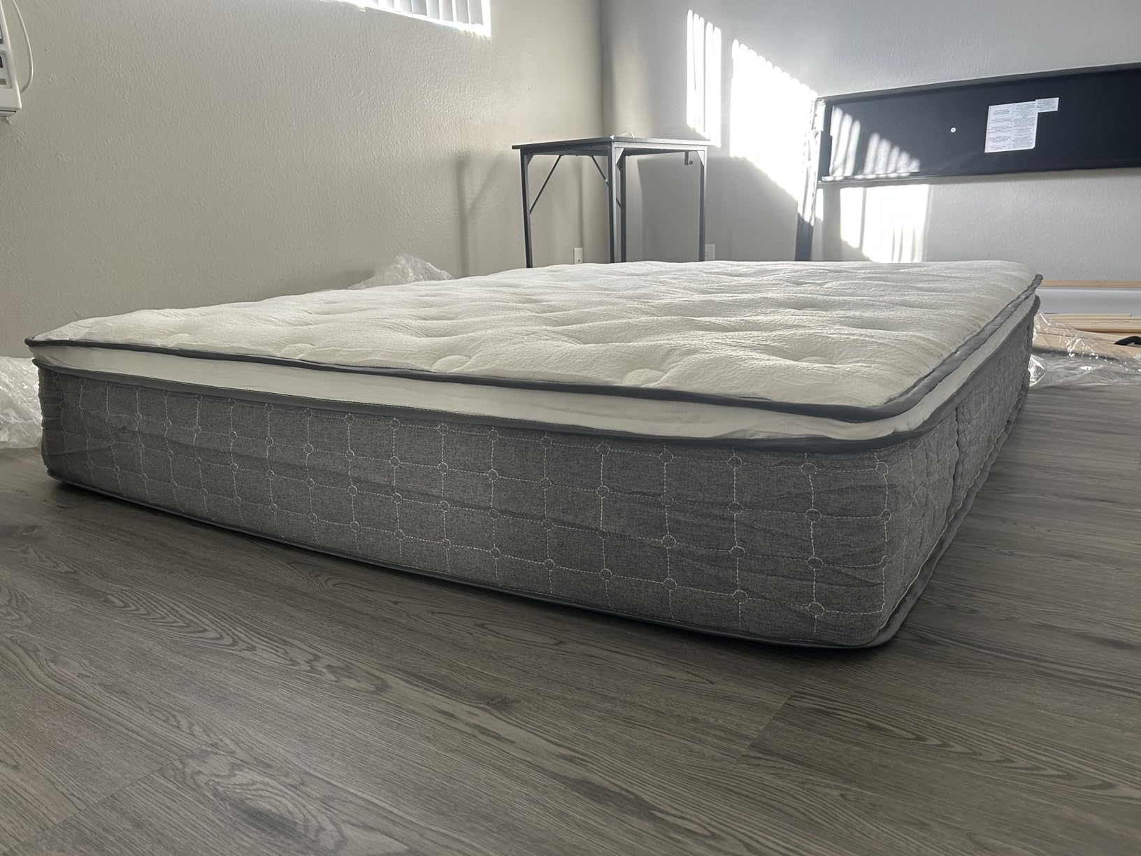 Mattress Queen Size, Medium Firm 12 Inch Mattress with Extra Lumbar & Shoulder Support, Hybrid Mattresses with Gel Memory Foam Pain Relief - Fiberglass Free - No Odor - 365 Night Trial - Customer Photo 4