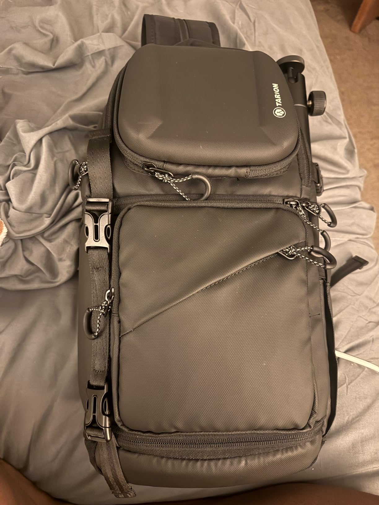 TARION Camera Backpack Sling Bag - 9L Compact Camera Bag 2-in-1 Waterproof Crossbody Sling Bag with Side Access & Dual Strap & Raincover for Photographers (TR-S) Customer Review TARION Camera Backpack Sling Bag - 9L Compact Camera Bag 2-in-1 Waterproof Crossbody Sling Bag with Side Access & Dual Strap & Raincover for Photographers (TR-S) - Customer Photo 1