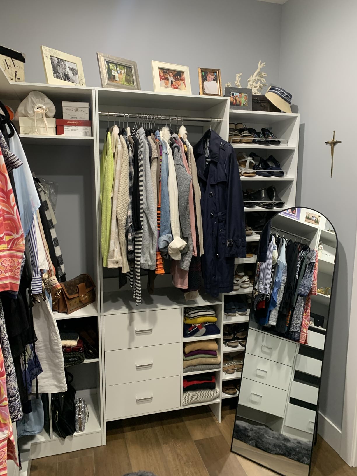 ROOMTEC Modular Closet System, 46 ROOMTEC Modular Closet System, 46