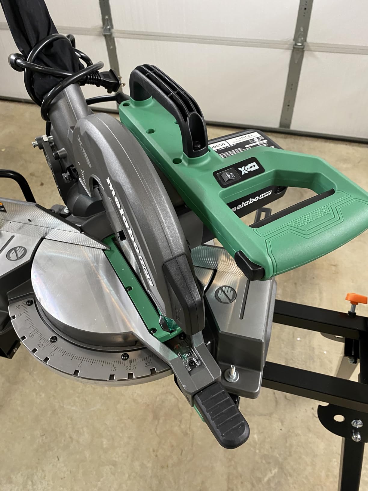 Metabo HPT 10-Inch Single Bevel Compound Miter Saw, 15-Amp Power Saw with Xact Cut Shadow Line, Precision Miter Angles, Single Bevel 0-45°, 40T TCT Miter Saw Blade, Lightweight Design, C10FCG2 Customer Review Metabo HPT 10-Inch Single Bevel Compound Miter Saw, 15-Amp Power Saw with Xact Cut Shadow Line, Precision Miter Angles, Single Bevel 0-45°, 40T TCT Miter Saw Blade, Lightweight Design, C10FCG2 - Customer Photo 3