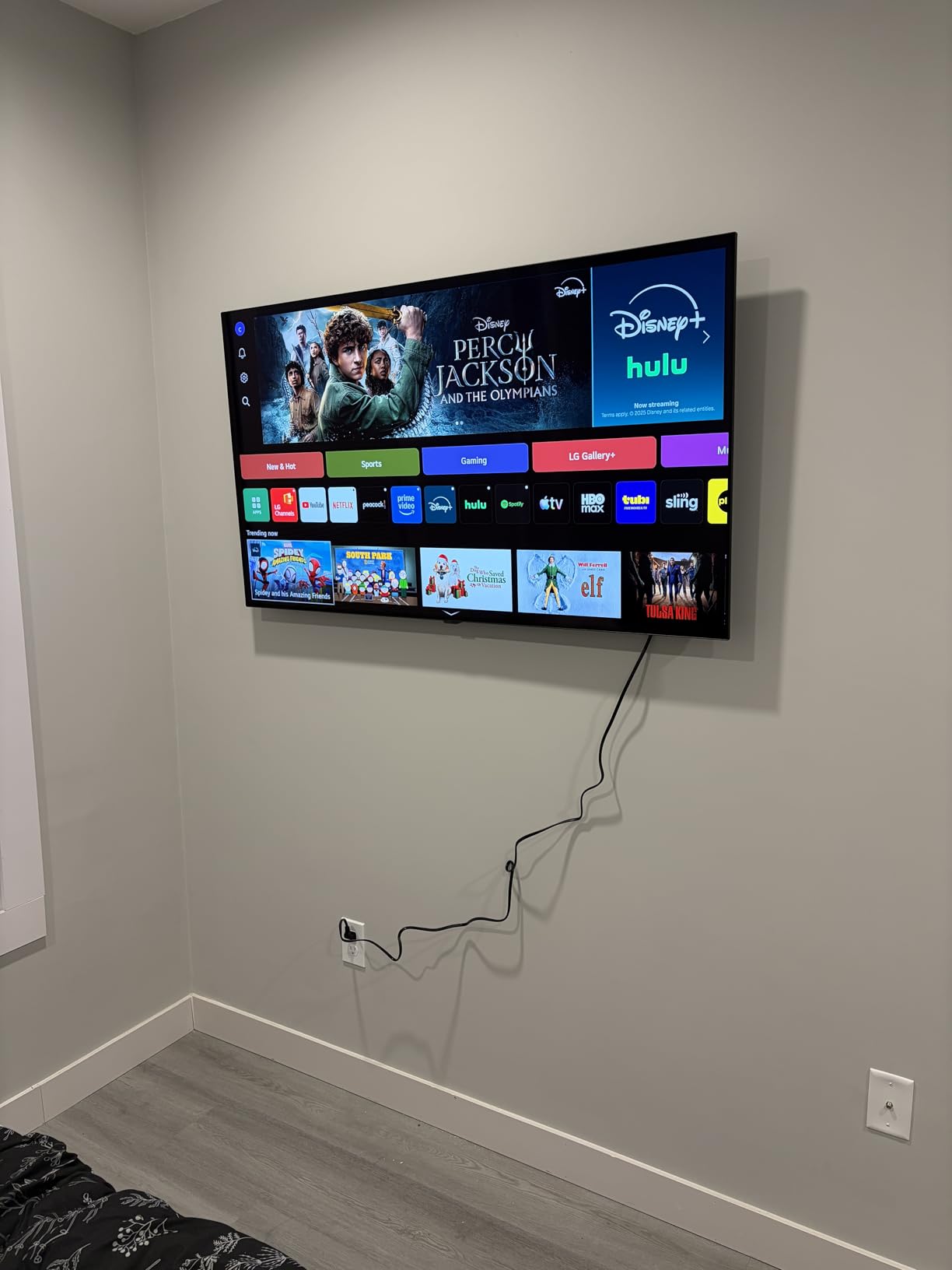 LG 55-Inch Class OLED AI 4K B5 Series Smart TV w/Dolby Atmos, Dolby Vision, HDR10, AI Super Upscaling 4K, Filmmaker Mode, Wow Orchestra, Alexa Built-in (OLED55B5PUA.AUSZ, 2025) customer photo 1