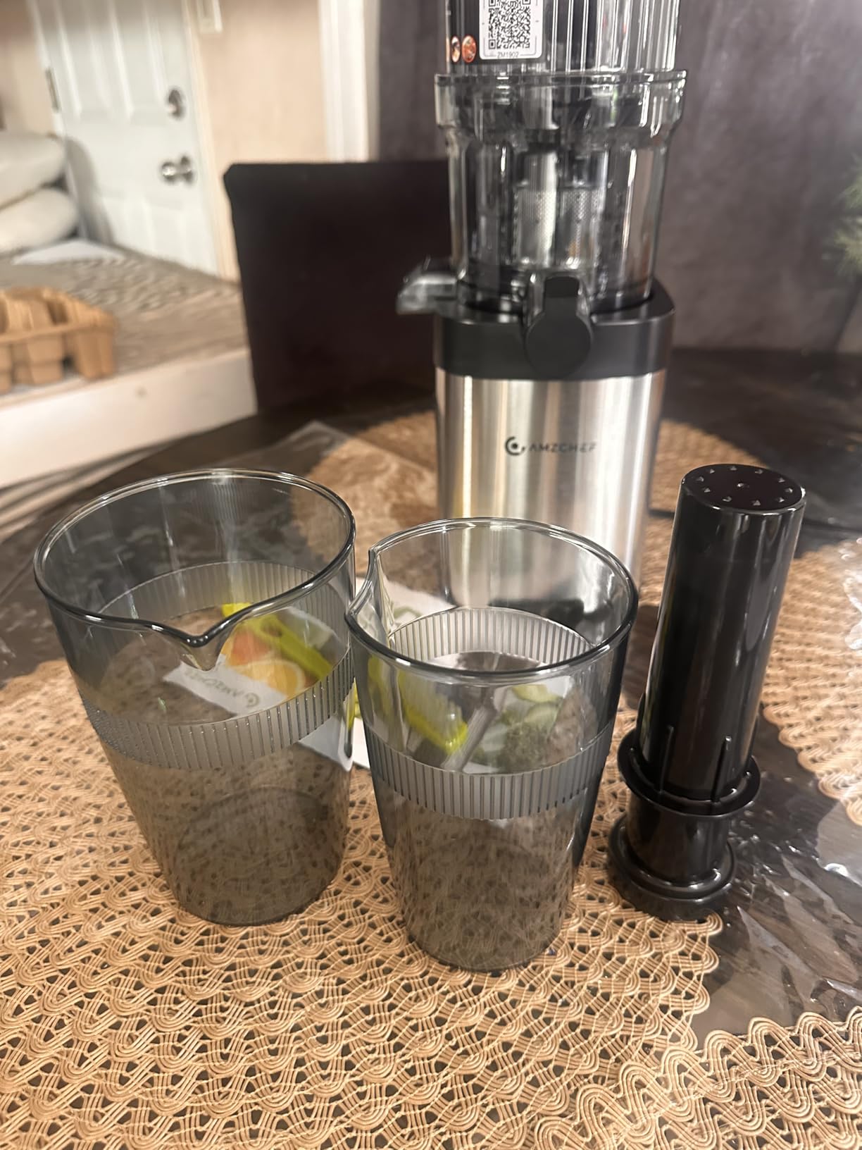 AMZCHEF Cold Press Juicer, Juicers Machines - Wide Mouth & Large Feed Chute for Whole Fruits & Vegetables, Stainless Steel Slow Masticating Juice Easy to Clean, Large Auger, Double Strainers Customer Review AMZCHEF Cold Press Juicer, Juicers Machines - Wide Mouth & Large Feed Chute for Whole Fruits & Vegetables, Stainless Steel Slow Masticating Juice Easy to Clean, Large Auger, Double Strainers - Customer Photo 1